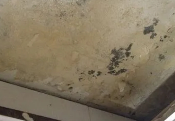 洛阳阳台漏水维修公司分享下洛阳卫生间渗水维修需要注意哪些问题。